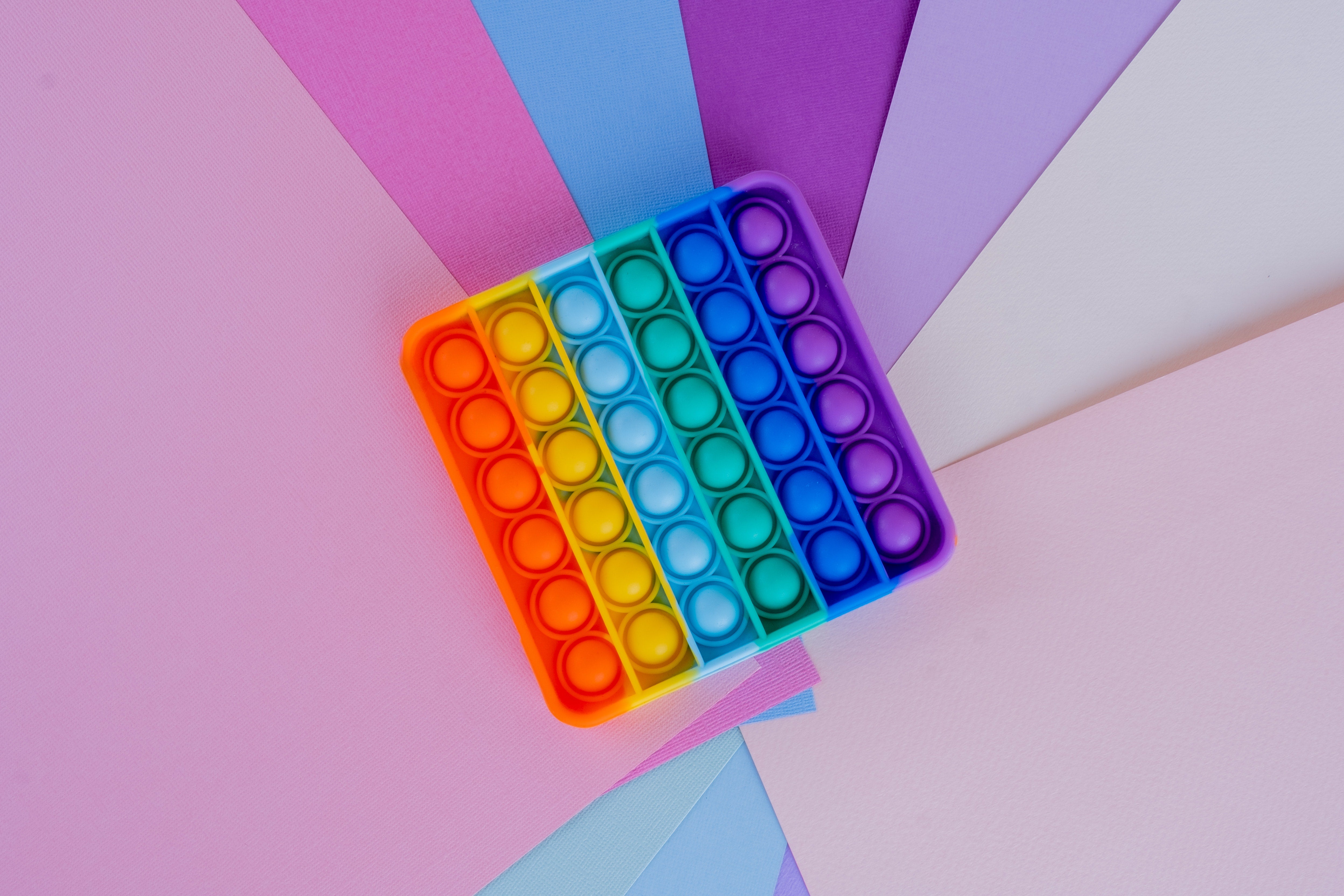 What's the Difference Between Stimming vs Fidgeting? We Explain.